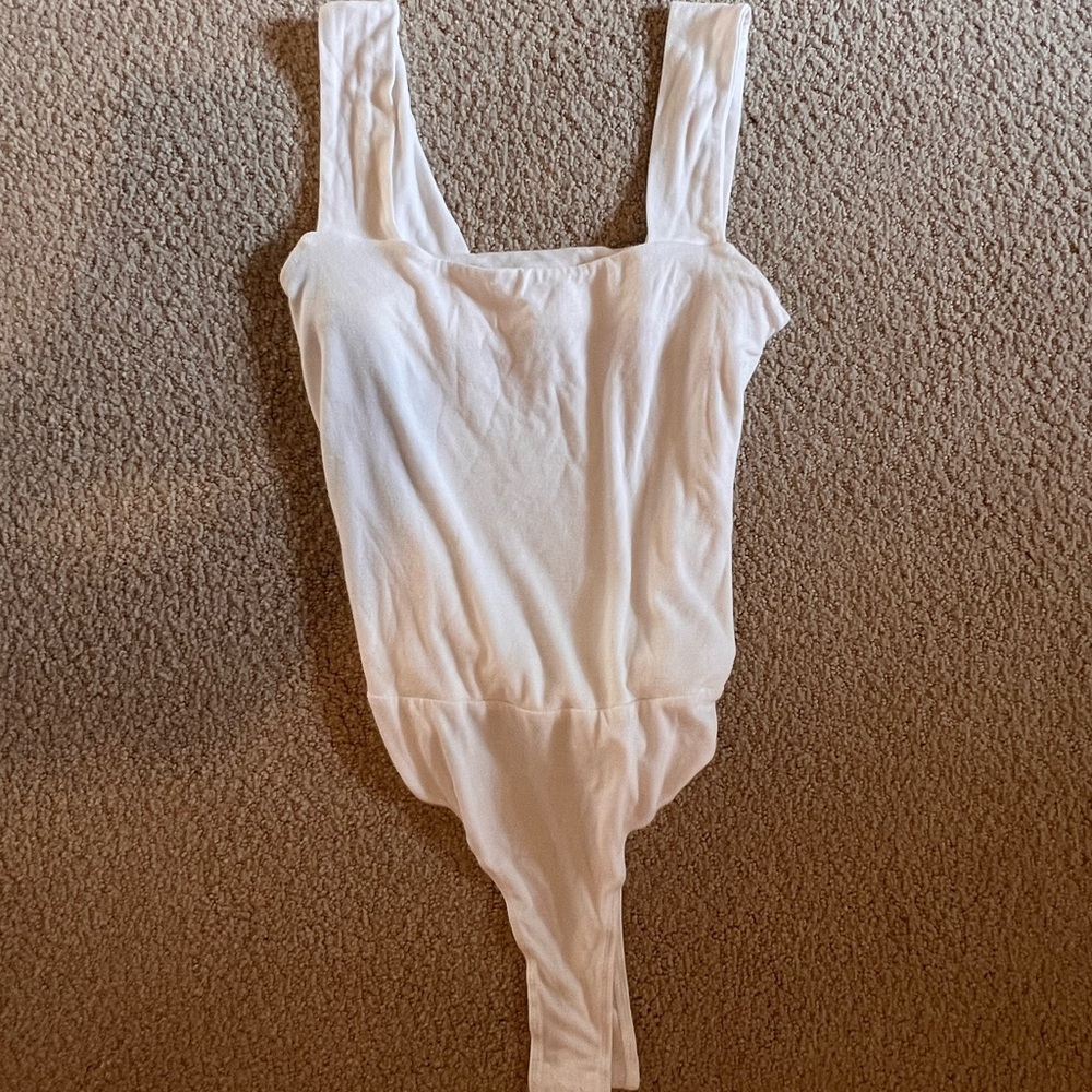 en;semble body suit, size S, white